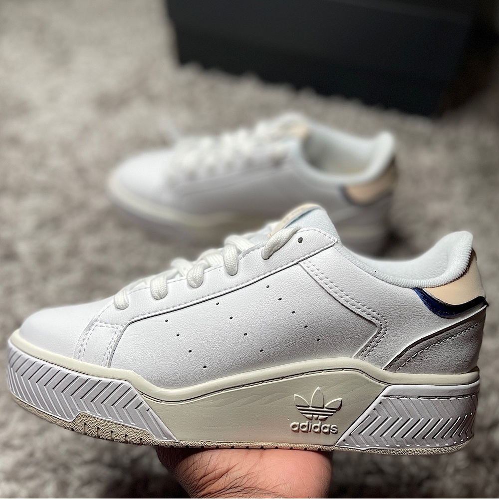 Adidas Court tourino bold shoes
